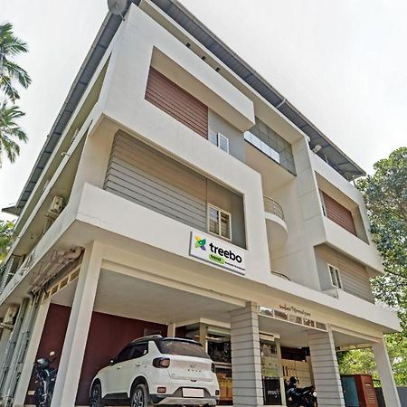 Sreepathi Nirmalyam 400 Mts From Guruvayoor Temple Hotel Guruvayur Exterior photo